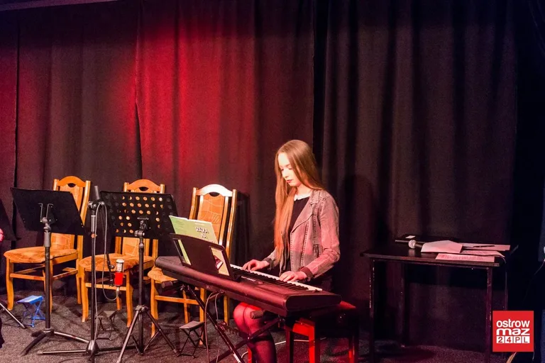 Koncert mikołajkowy ostrowskiej szkoły muzycznej (zdjęcia, wideo)