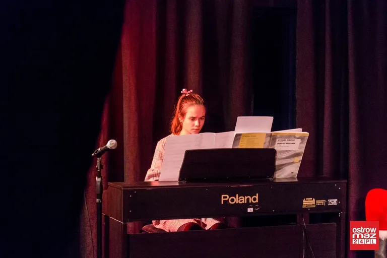 Koncert mikołajkowy ostrowskiej szkoły muzycznej (zdjęcia, wideo)
