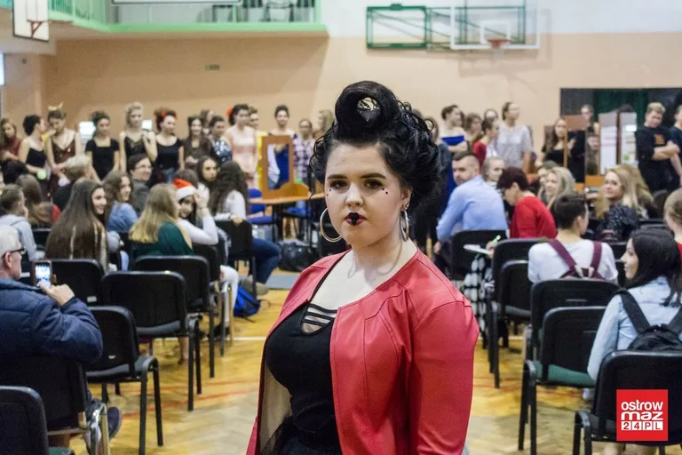"Broadway Show". Konkurs fryzjerstwa artystycznego (zdjęcia, wideo)