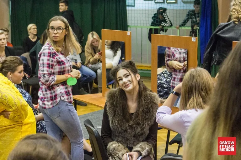 "Broadway Show". Konkurs fryzjerstwa artystycznego (zdjęcia, wideo)