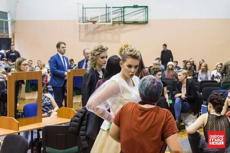 "Broadway Show". Konkurs fryzjerstwa artystycznego (zdjęcia, wideo)