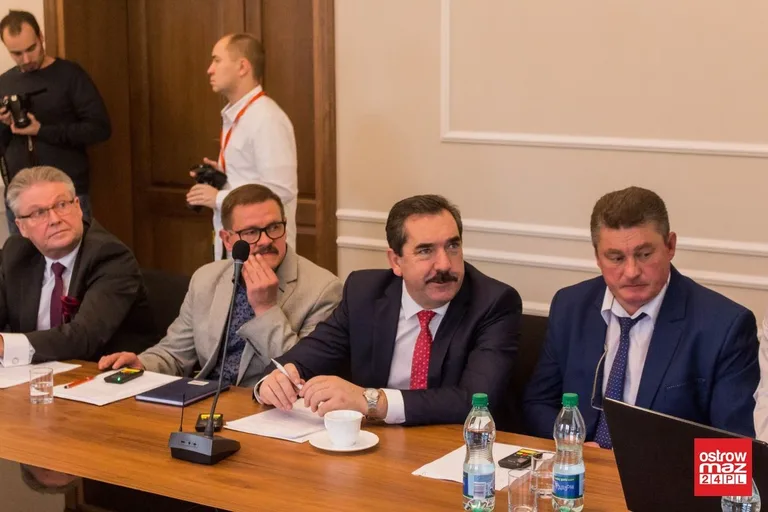 W powiecie wybrano składy komisji stałych rady (zdjęcia, wideo)