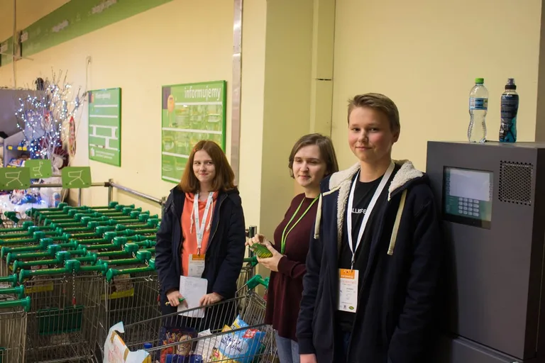 Świąteczna Zbiórka Żywności w Ostrowi Mazowieckiej (zdjęcia)