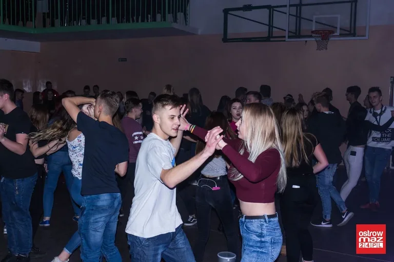 Dyskoteka ostatkowa w ostrowskim "Rubinku" (zdjęcia)