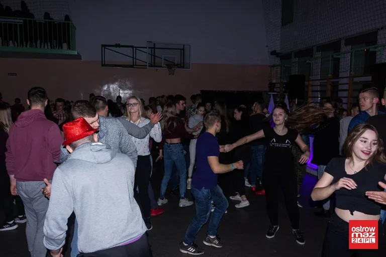 Dyskoteka ostatkowa w ostrowskim "Rubinku" (zdjęcia)