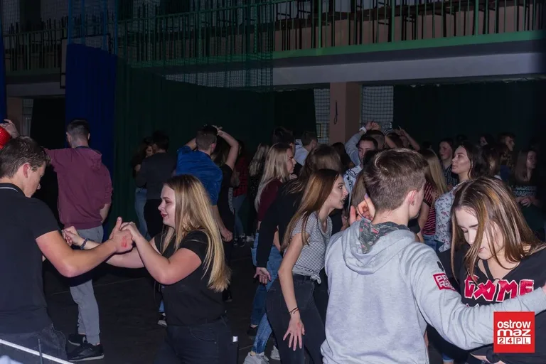 Dyskoteka ostatkowa w ostrowskim "Rubinku" (zdjęcia)