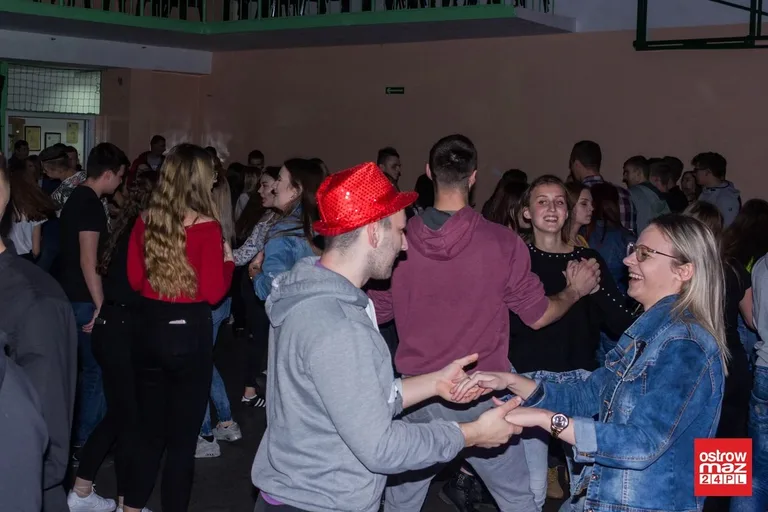 Dyskoteka ostatkowa w ostrowskim "Rubinku" (zdjęcia)