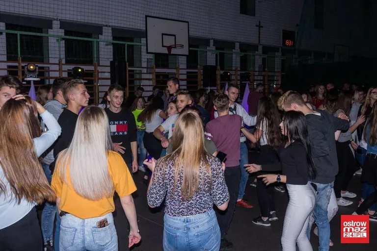 Dyskoteka ostatkowa w ostrowskim "Rubinku" (zdjęcia)