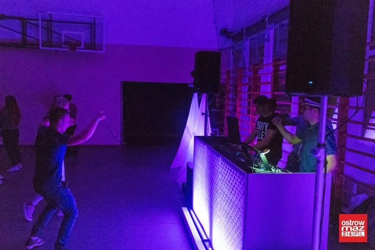 Dyskoteka ostatkowa w ostrowskim "Rubinku" (zdjęcia)