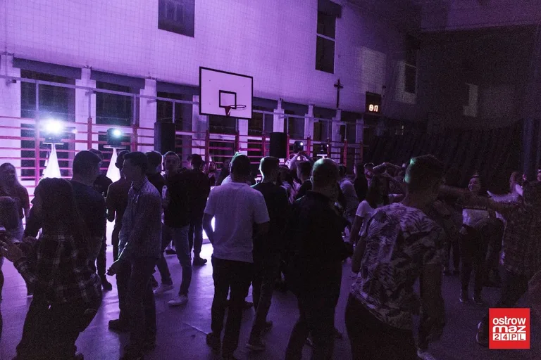 Dyskoteka ostatkowa w ostrowskim "Rubinku" (zdjęcia)