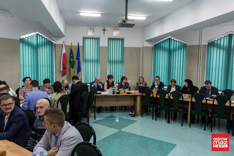 Płeć piękna opanowana radę gminy Ostrów Mazowiecka (zdjęcia, wideo)