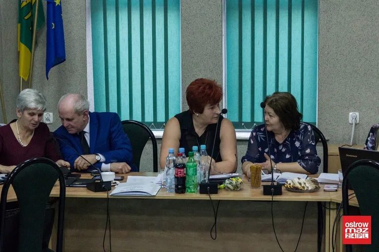 Płeć piękna opanowana radę gminy Ostrów Mazowiecka (zdjęcia, wideo)