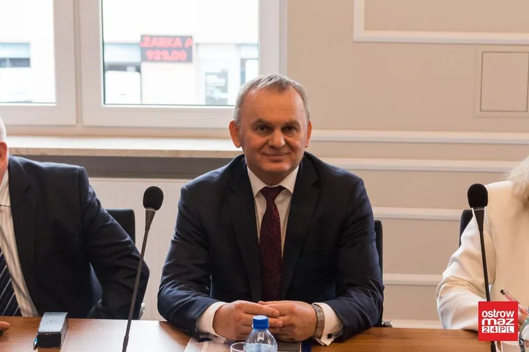 Obradował nowy skład samorządu powiatu (zdjęcia, wideo)