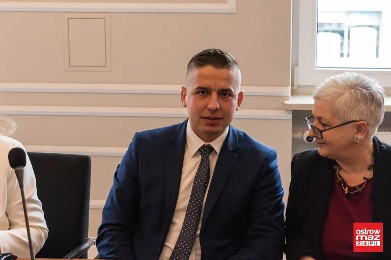 Obradował nowy skład samorządu powiatu (zdjęcia, wideo)