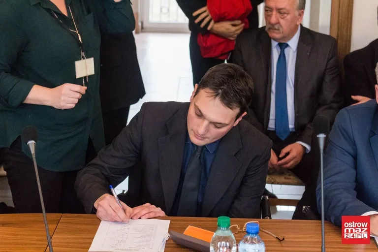 Obradował nowy skład samorządu powiatu (zdjęcia, wideo)