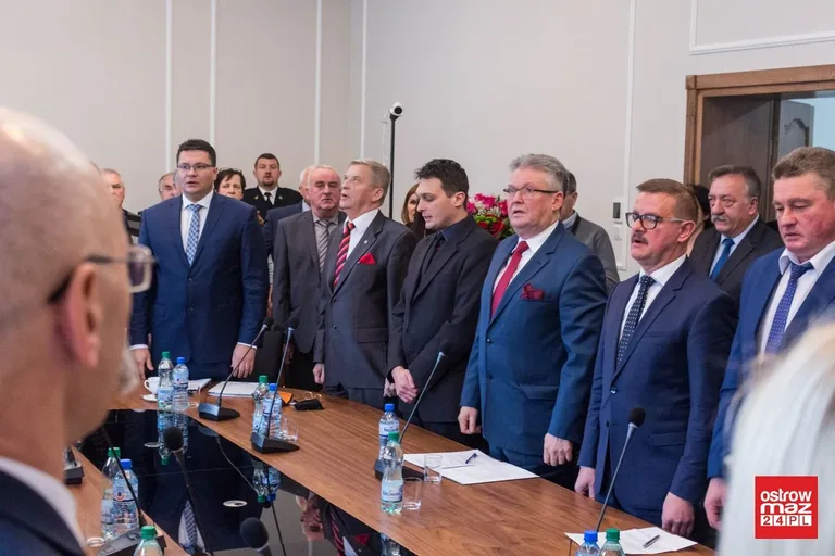 Obradował nowy skład samorządu powiatu (zdjęcia, wideo)