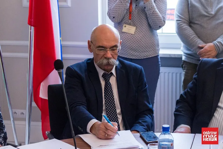 Obradował nowy skład samorządu powiatu (zdjęcia, wideo)