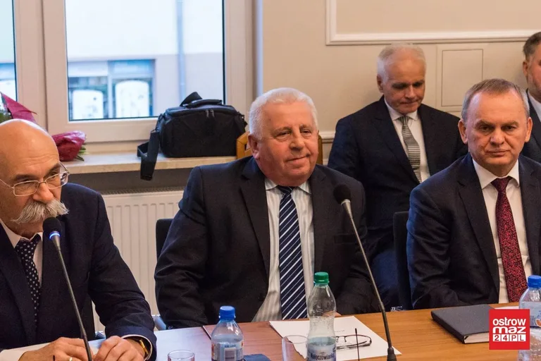 Obradował nowy skład samorządu powiatu (zdjęcia, wideo)