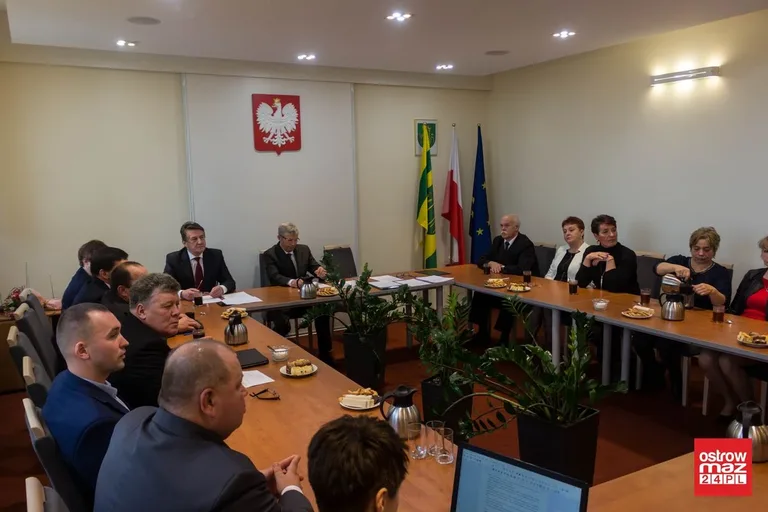 Pierwsza sesja nowej kadencji samorządu w Starym Lubotyniu (zdjęcia, wideo)