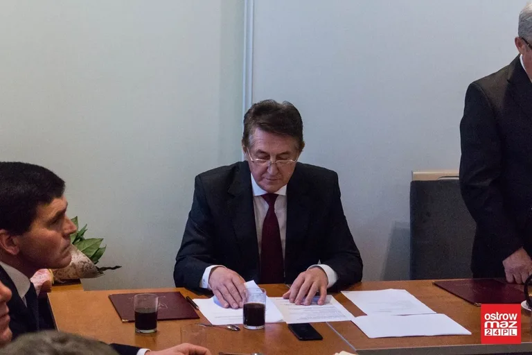 Pierwsza sesja nowej kadencji samorządu w Starym Lubotyniu (zdjęcia, wideo)