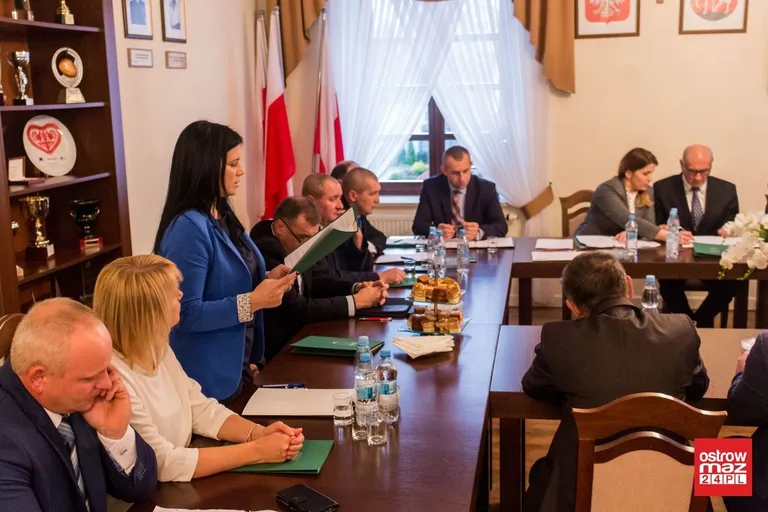 Pierwsza sesja nowej kadencji w Broku. Burmistrz i radni ślubowali (zdjęcia)