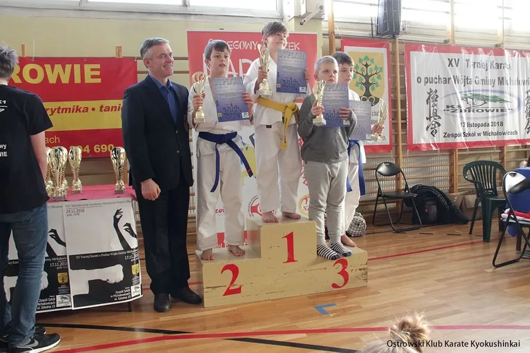 Najmłodsi zawodnicy OKKK z medalami (zdjęcia)