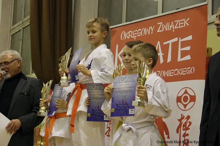 Najmłodsi zawodnicy OKKK z medalami (zdjęcia)