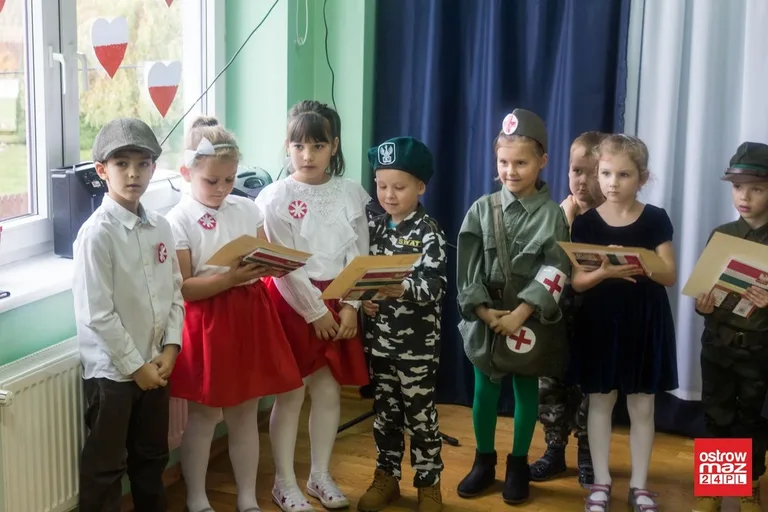 Przedszkolaki śpiewały piosenki patriotyczne (zdjęcia)