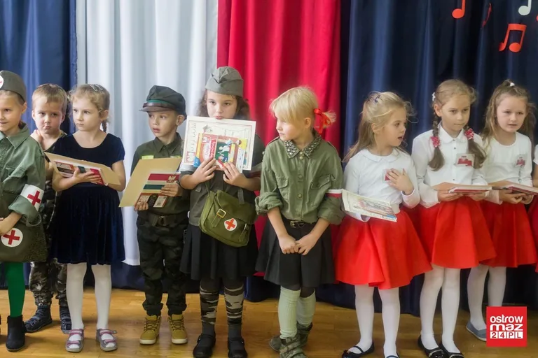 Przedszkolaki śpiewały piosenki patriotyczne (zdjęcia)