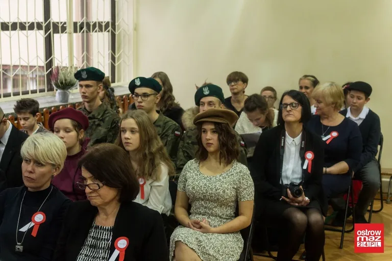 Niepodległościowe spotkanie pokoleń w "czwórce" (zdjęcia, wideo)