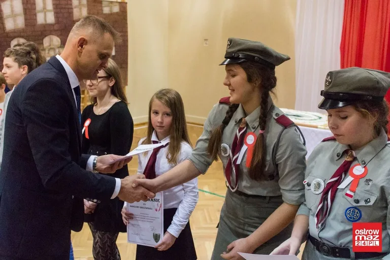 Niepodległościowe spotkanie pokoleń w "czwórce" (zdjęcia, wideo)