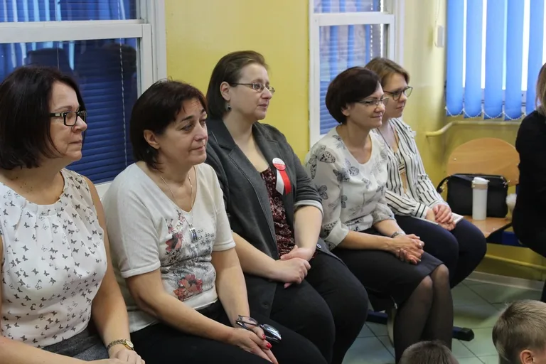 Najmłodsi uczniowie "jedynki" dla niepodległej (zdjęcia)