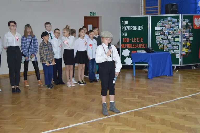 Patriotyczny apel w ostrowskiej "trójce" (zdjęcia)