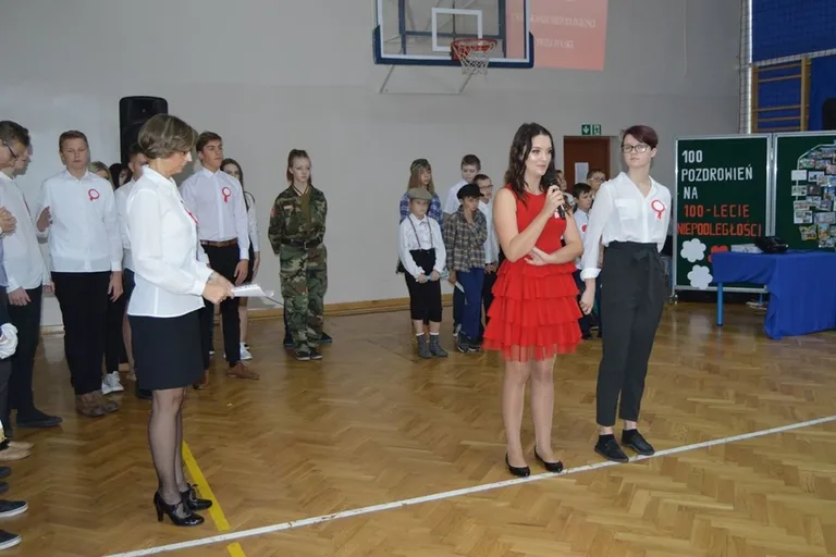 Patriotyczny apel w ostrowskiej "trójce" (zdjęcia)