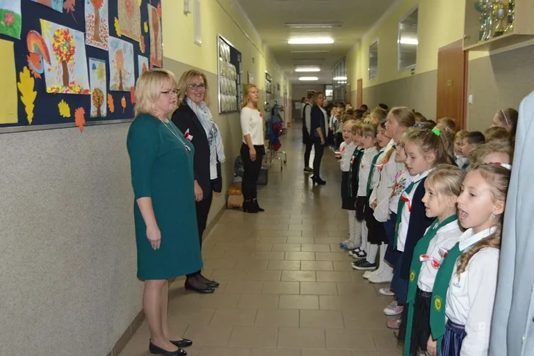 Patriotyczny apel w ostrowskiej "trójce" (zdjęcia)