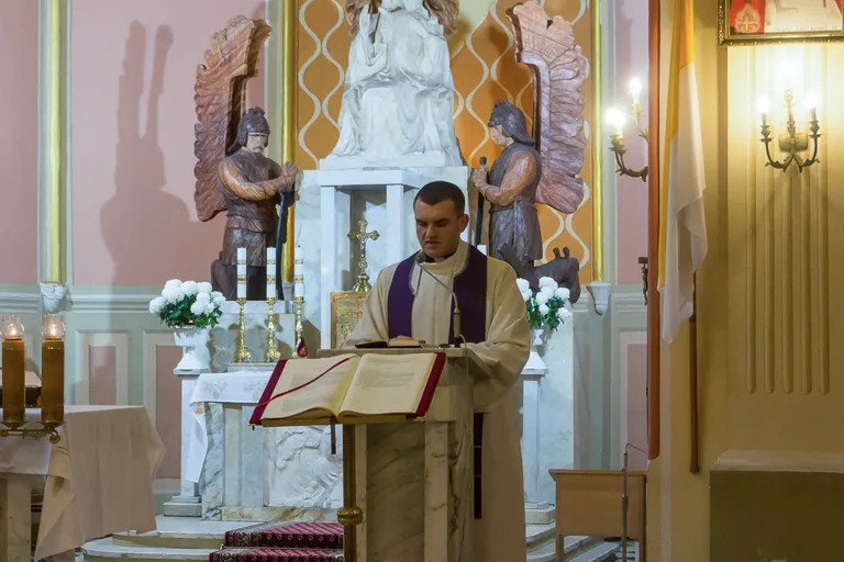 Uroczysta msza żałobna ks. Stanisława Nowickiego (zdjęcia, wideo)