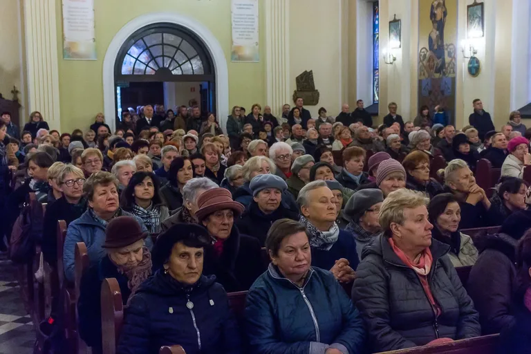 Uroczysta msza żałobna ks. Stanisława Nowickiego (zdjęcia, wideo)