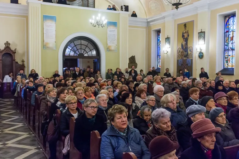 Uroczysta msza żałobna ks. Stanisława Nowickiego (zdjęcia, wideo)