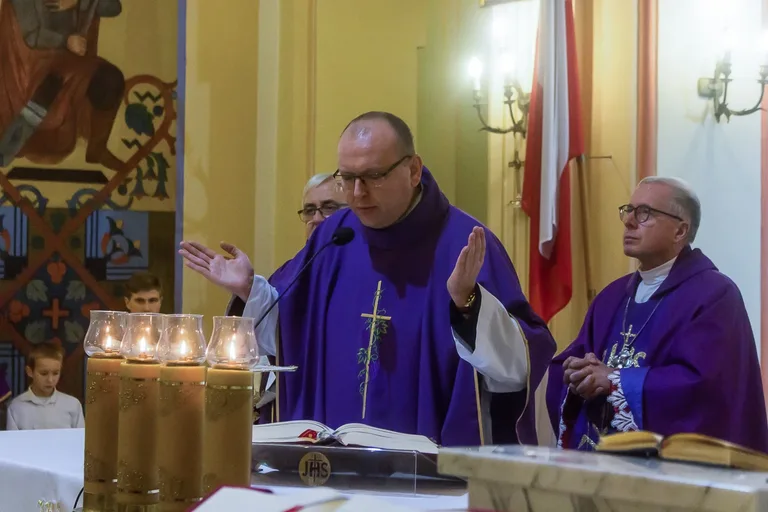 Uroczysta msza żałobna ks. Stanisława Nowickiego (zdjęcia, wideo)
