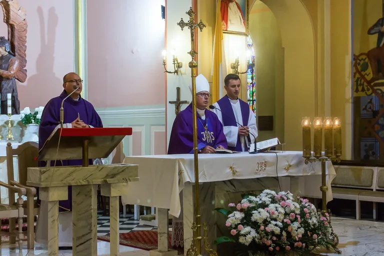 Uroczysta msza żałobna ks. Stanisława Nowickiego (zdjęcia, wideo)