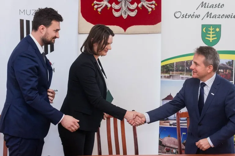 Podpisano umowę na rozbudowę muzeum Pileckich (zdjęcia, wideo)
