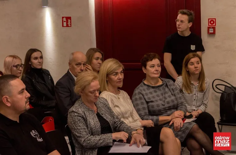 Konferencja: "Drogi do niepodległości" (zdjęcia, wideo)