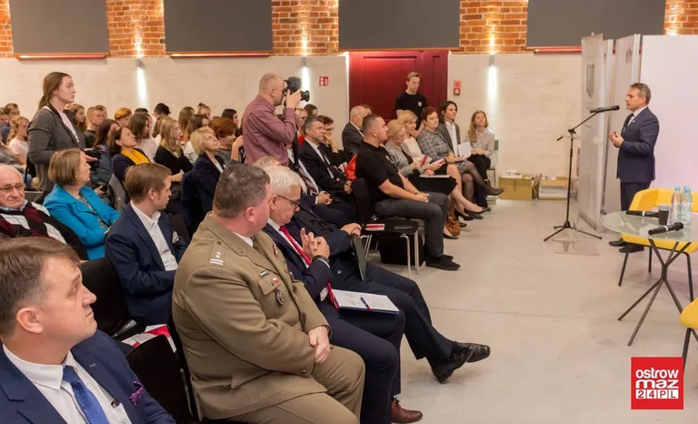 Konferencja: "Drogi do niepodległości" (zdjęcia, wideo)