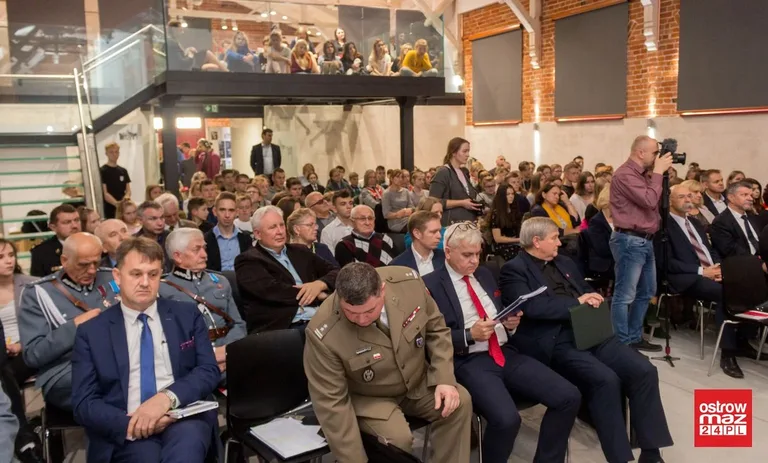 Konferencja: "Drogi do niepodległości" (zdjęcia, wideo)