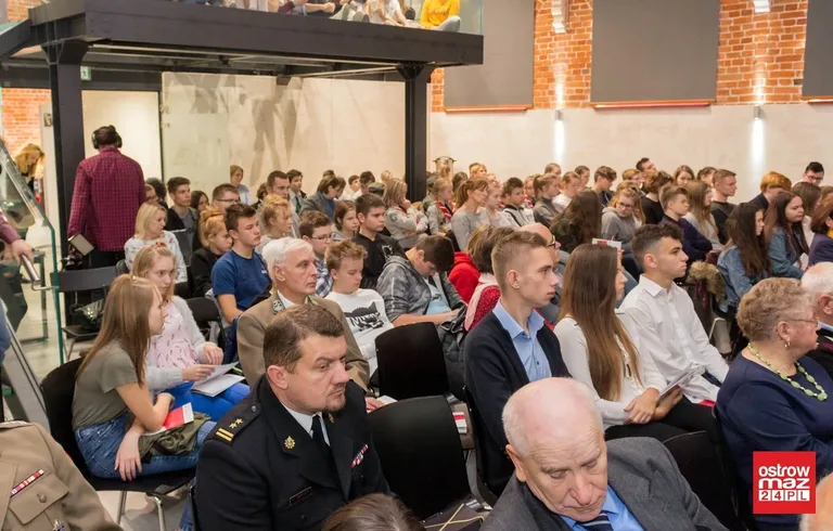 Konferencja: "Drogi do niepodległości" (zdjęcia, wideo)