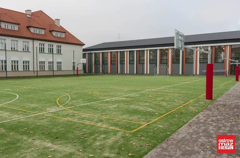 "Kopernik" z nowym boiskiem (zdjęcia)
