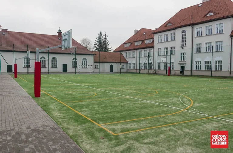 "Kopernik" z nowym boiskiem (zdjęcia)