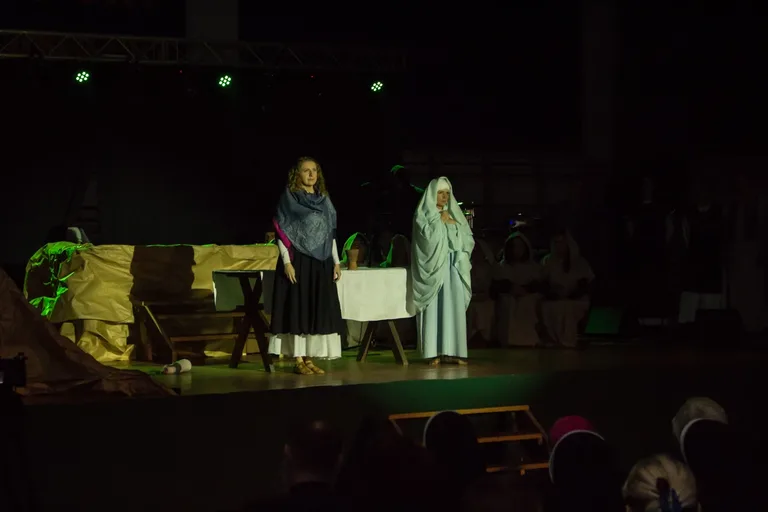 Misterium pasyjne w wykonaniu grupy Rzeczpospolita Apostolska (zdjęcia, wideo)