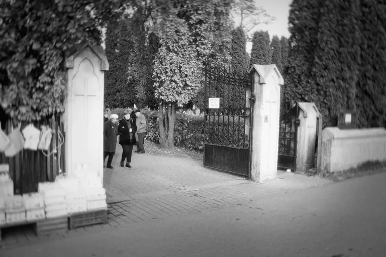 Uroczystość Wszystkich Świętych na ostrowskim cmentarzu (zdjęcia)