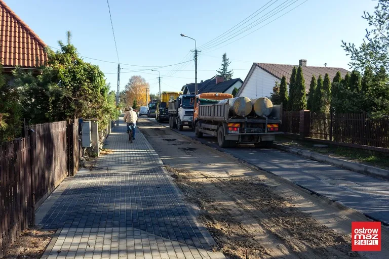 Podstoczysko w połowie z asfaltem. Ostrada skończy prace z końcem października? (zdjęcia)